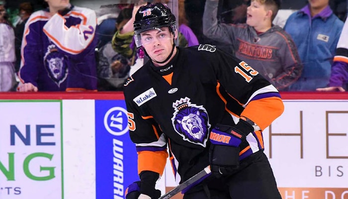 Le défenseur Émile Chouinard est de l'alignement des Royals de Reading depuis la saison 2024-2025. En même temps, il poursuit des études de premier cycle en administration des affaires grâce à l'accompagnement offert par FSA ULaval.