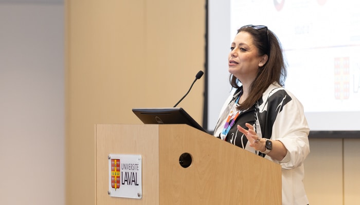 Nadia Naffi, professeure à la Faculté des sciences de l’éducation, lors du mot d'ouverture, le 10 février.