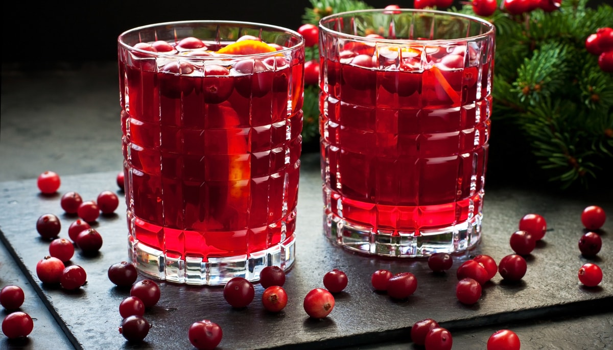 Le procédé mis au point par l'équipe du professeur Bazinet permet d'adoucir le jus de canneberge tout en maintenant son contenu en polyphénols et en acide quinique, des composés qui lui confèrent ses vertus pour la santé et son goût caractéristique.