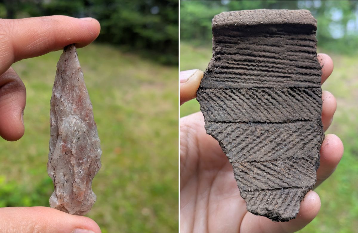 Deux artéfacts trouvés durant la campagne de fouilles à Nominingue. À gauche: pointe en quartz datant de la période de l’Archaïque récent. À droite: fragment d’un vase en céramique datant de la période du Sylvicole moyen ancien.