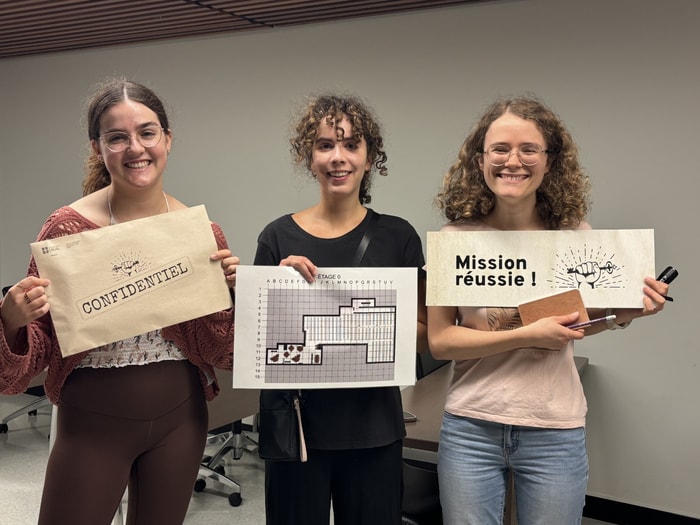 Les étudiantes Jade Gauthier, Rosalie Caron et Maëlis Fixot ont réussi leur mission. Elles faisaient partie de la vingtaine de participantes et participants à la première session du jeu d'enquête, le 16 septembre en matinée.