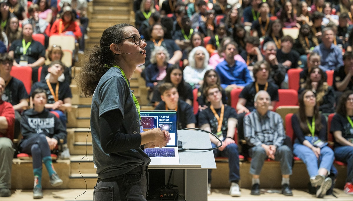 Marie-Lou Gendron-Marsolais, professeure au Département de physique, de génie physique et d'optique de l'Université Laval, a agi à titre de présidente scientifique de la Super Expo-sciences Hydro-Québec 2026. Elle a présenté une conférence à l'occasion de l'événement.