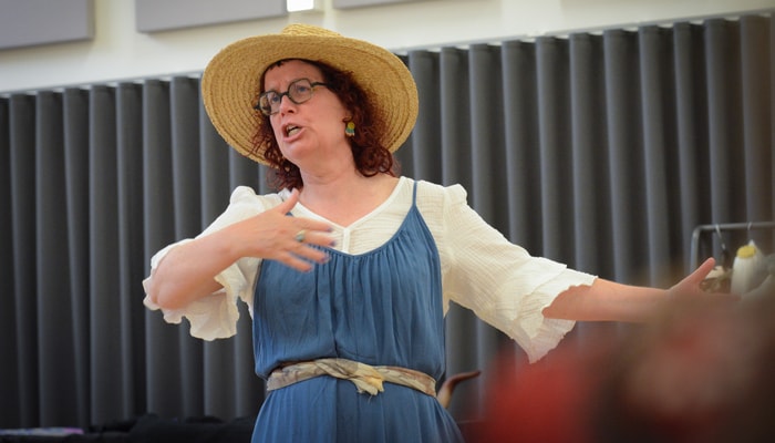 La soprano Catherine-Élisabeth Loiselle interprète le rôle de Maxime. Étudiante au doctorat, elle poursuit des travaux sur les adaptations lyriques des Fables de La Fontaine.