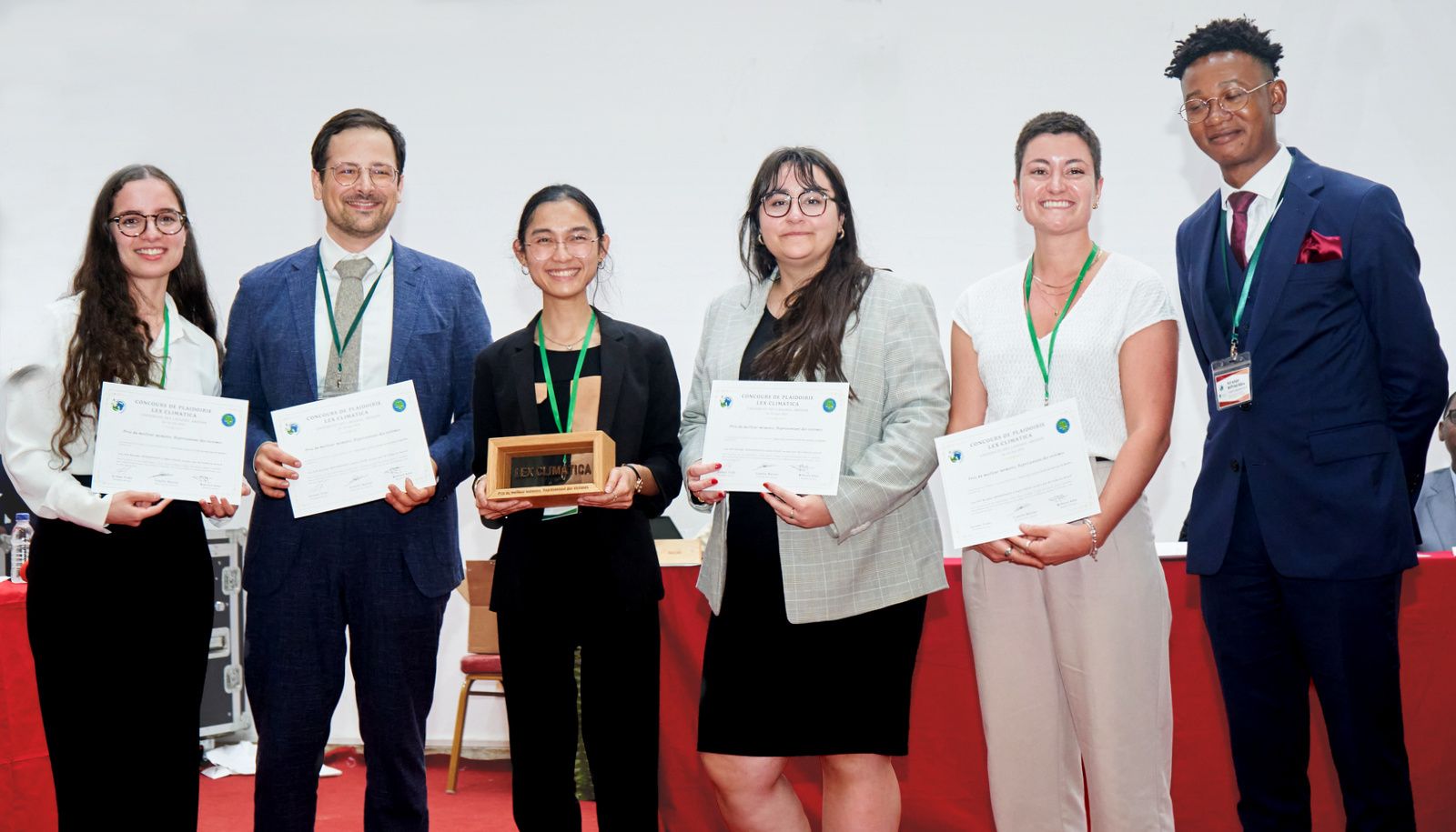 Une partie de la délégation de l’Université Laval au concours de plaidoirie Lex Climatica. De gauche à droite: Kaouther Bensahnoun, Camille Martini, Lisa Say, Émilie Pilon, Catherine Savard et Wilfried Adou. Ce dernier est un co-organisateur du concours, doctorant à Aix Marseille Université.