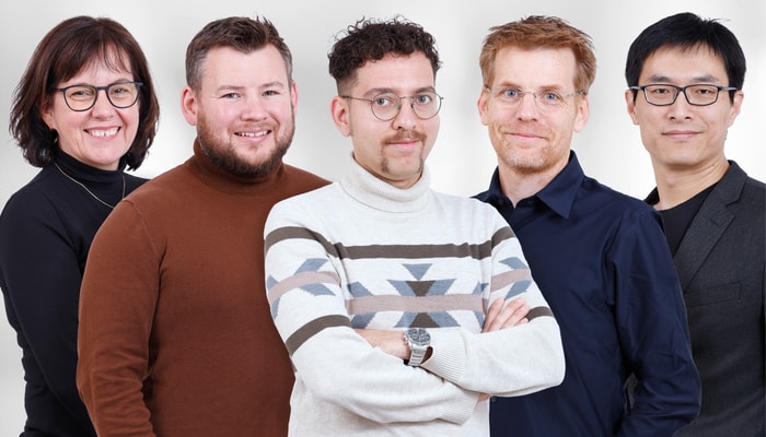 Les personnes dont les avancées scientifiques ont été saluées par Québec science en 2025 (de gauche à droite): Caroline Duchaine, Paul George, Alireza Geravand, Jean-Frédéric Morin et Wei Shi.