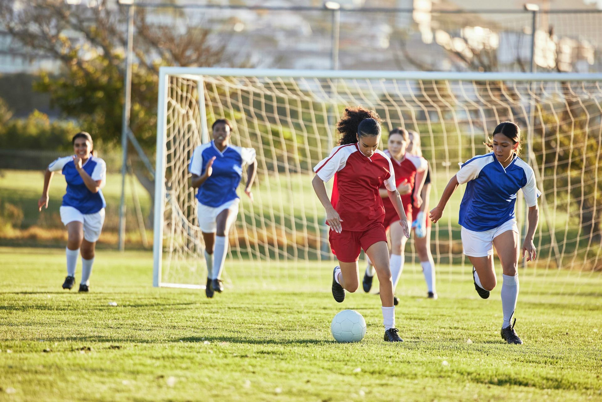 Les activités parascolaires, comme le sport, la musique ou le théâtre, sont des sources de motivation pour les jeunes, et aident au rendement scolaire. Mais leurs effets sont inverses lorsque ces activités deviennent obsessionnelles.
