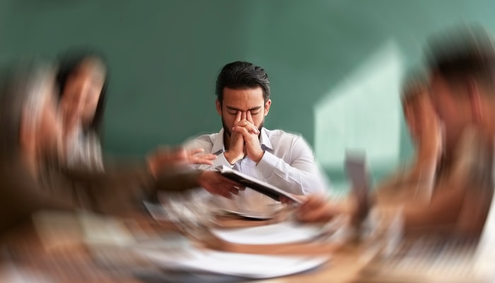 La tension au travail survient lorsque les demandes psychologiques sont élevées et que la latitude décisionnelle est faible. Dix-huit pour cent des cas de maladies coronariennes survenus pendant l'étude sont attribuables à ce facteur.