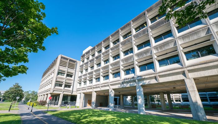 Le déploiement d'un nouveau site de recherche et d'enseignement, en remplacement de l'actuel pavillon Paul-Comtois, est un incontournable dans la stratégie de modernisation du secteur agroalimentaire au Québec, selon la direction.