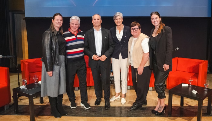 Lors du Grand Rendez-vous des diplômées et diplômés (de gauche à droite): Marie-Eve Roy, Gaston Déry, Denis Dubois, Sophie D’Amours, Allison Van Rassel et Marilie Cormier Gaudet.