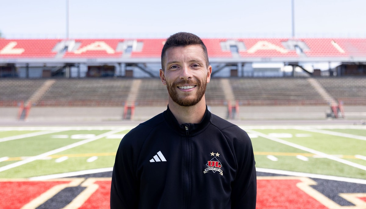 Yann Le Roy, nouvel entraîneur-chef du club de soccer féminin Rouge et Or de l'Université Laval