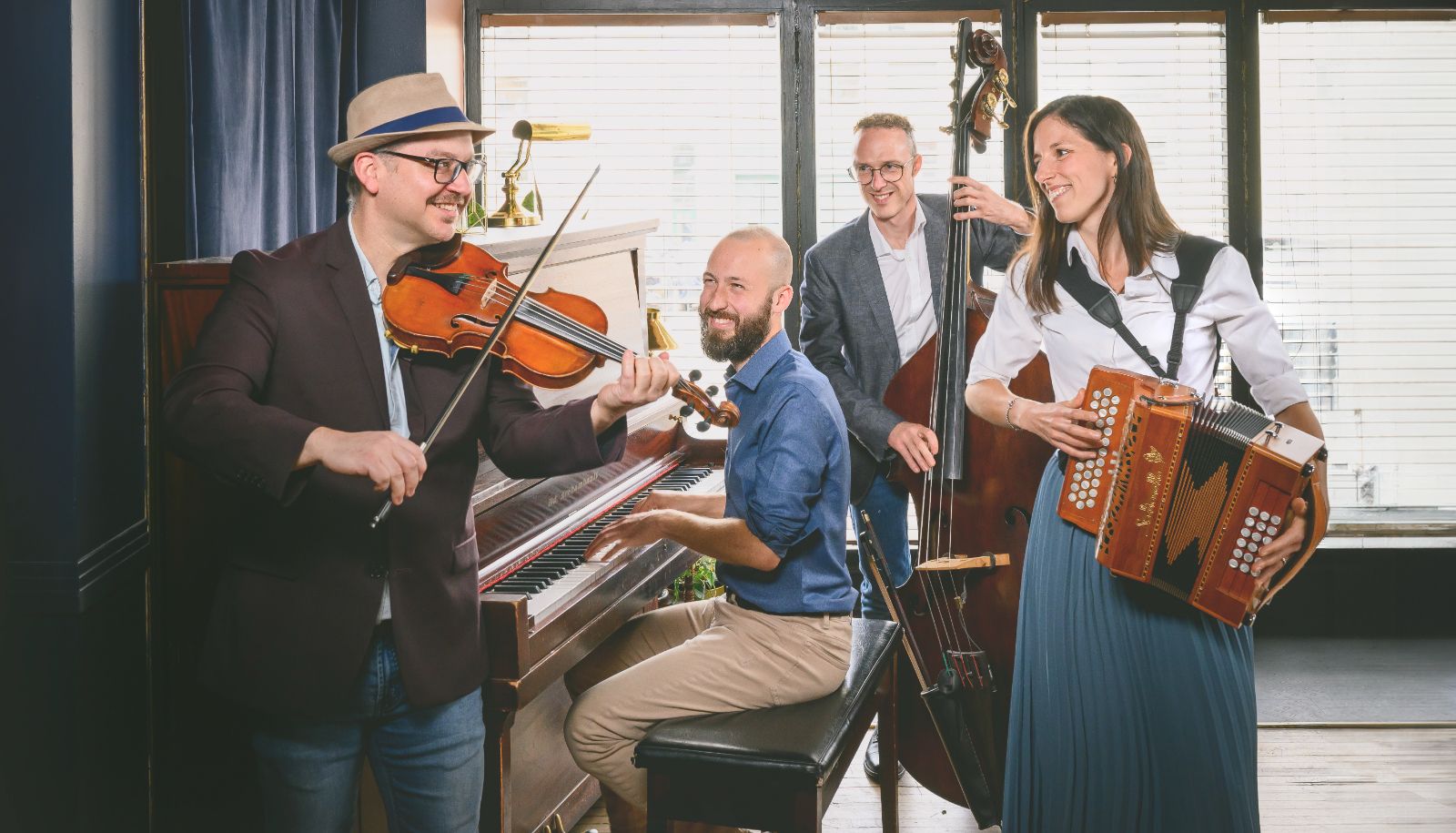 La Déferlance est composé de Grégoire Painchaud, Mathieu Baillargeon, Renaud Labelle et Marie-Desneiges Hamel.