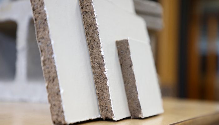 Pour fabriquer les panneaux qui ont servi à cette étude, les chercheurs ont utilisé de la terre provenant du campus de l'Université Laval.