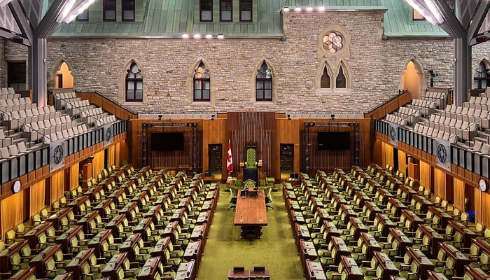 La Chambre des Communes, dans l'édifice de l'Ouest sur la colline parlementaire