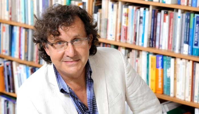 Richard Marcoux, professeur au Département de sociologie, directeur de l'Observatoire démographique et statistique de l'espace francophone et cotitulaire de la Chaire de recherche du Québec sur la situation démolinguistique et les politiques linguistiques