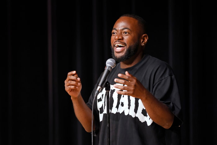 L'humoriste Erickson Alisme assurait la première partie du spectacle.