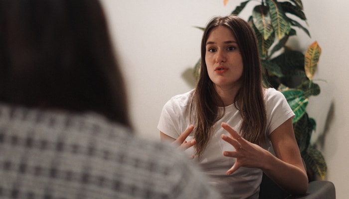 Le renouveau des programmes s'inscrit dans un contexte de forte pression sur les services de santé mentale et d'accès difficile.