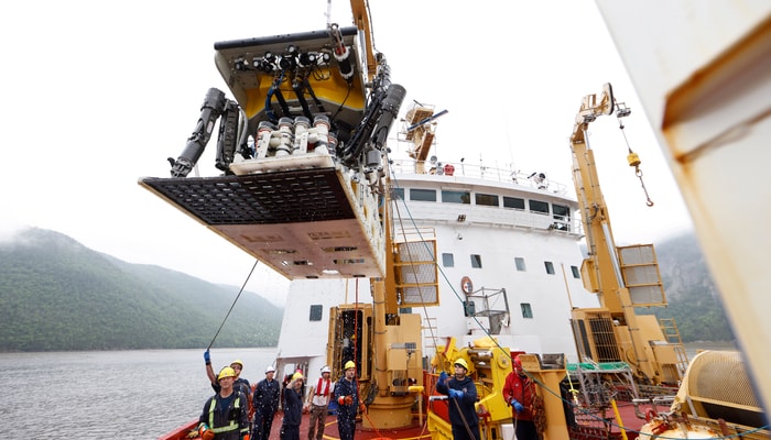 Le NGCC Amundsen en sortie d'essai dans le fjord du Saguenay