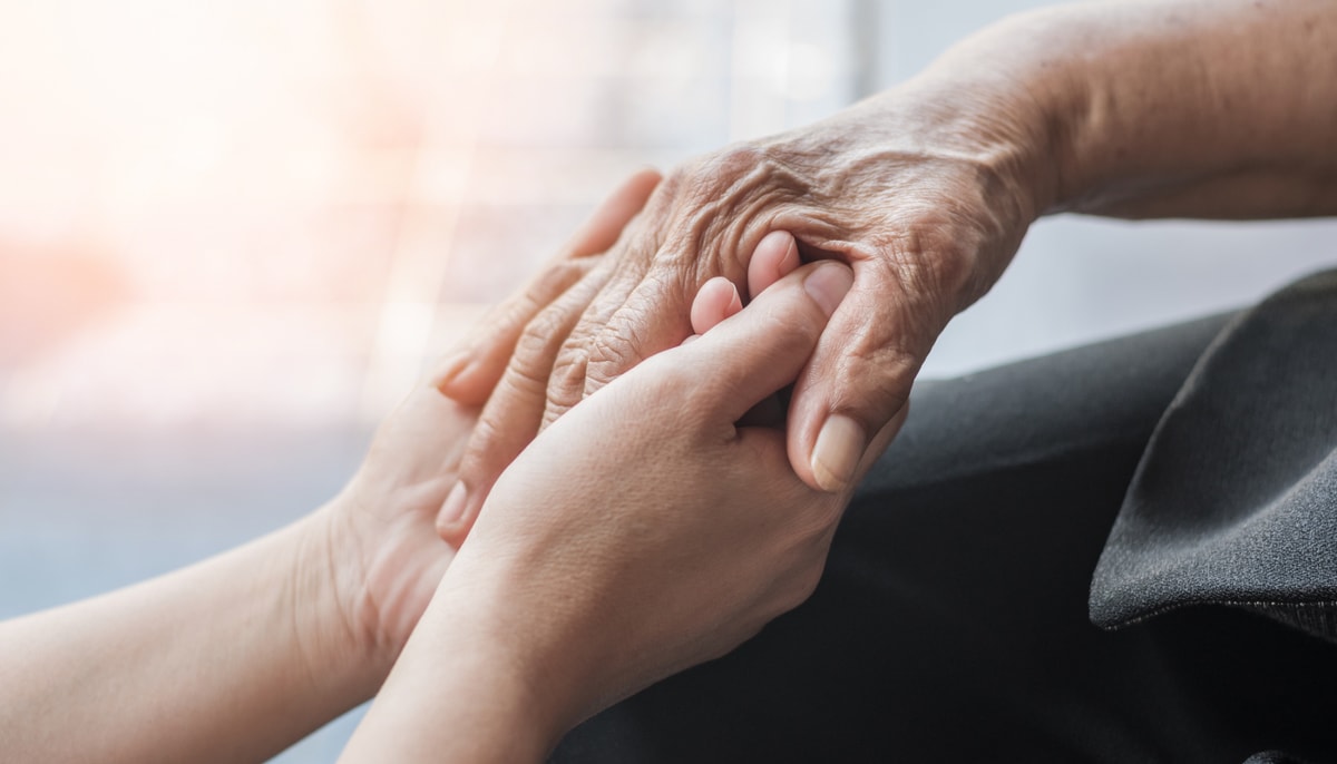 Des outils adaptés sont essentiels pour soutenir les personnes vivant avec un trouble cognitif et leurs proches dans le parcours de soins.