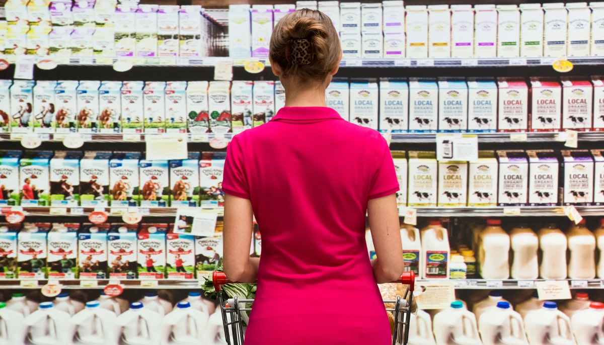 Les recommandations nutritionnelles, notamment celles du Guide alimentaire canadien, suggèrent de choisir les produits laitiers plus faibles en gras pour favoriser la santé cardiovasculaire. Pour le moment, il n'y a pas de données probantes qui soutiennent cette recommandation.