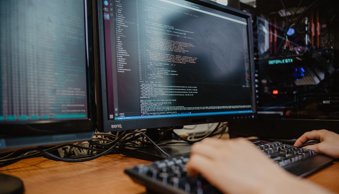 Une campagne de formation visera les personnes susceptibles d’intégrer l’IA dans leur pratique professionnelle, professorale ou étudiante.