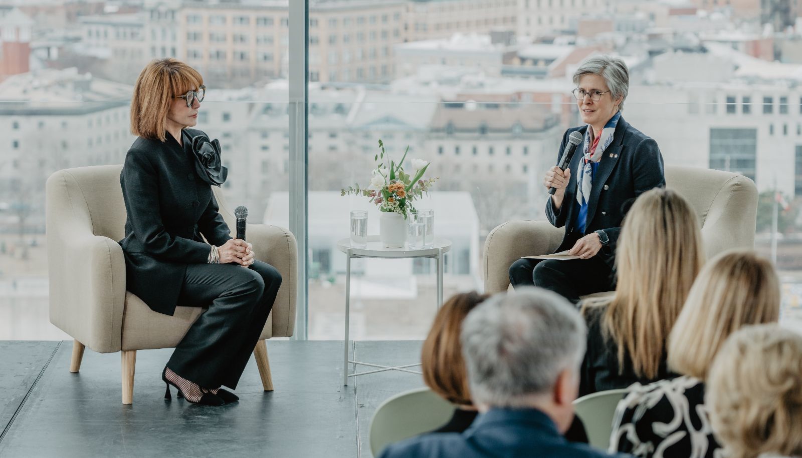 Mila Mulroney et Sophie D'Amours durant leur entretien