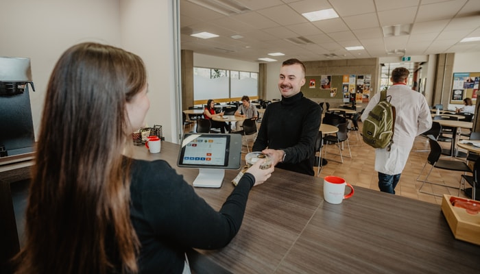 Le café étudiant L'Interprox au pavillon de Médecine dentaire