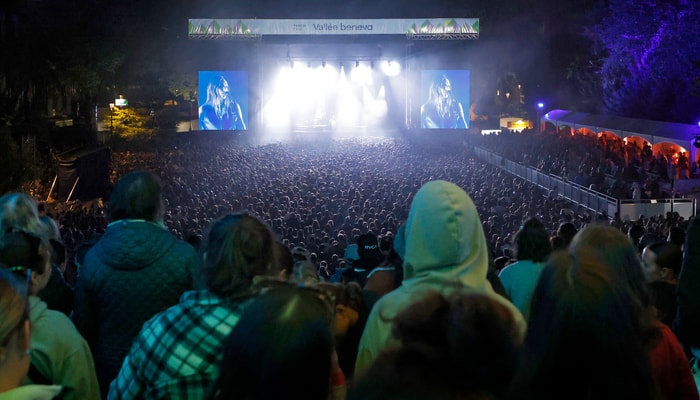 Une structure en hauteur offrait un point de vue privilégié sur les concerts de la scène principale.