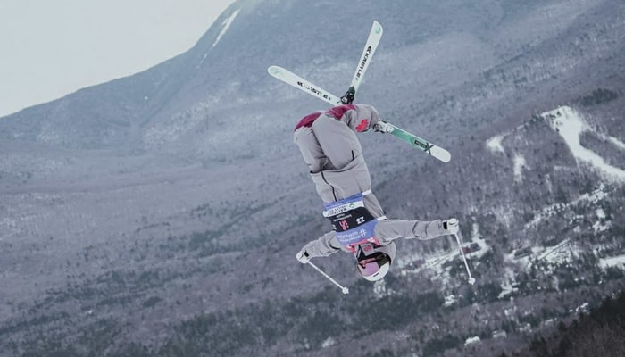 Laurianne Desmarais-Gilbert en plein saut