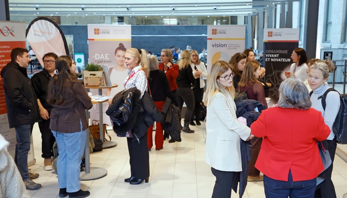 La Journée des laboratoires et groupes de recherche en santé s'est tenue pour la première fois le 13 mars au pavillon Ferdinand-Vandry. Plusieurs kiosques présentaient des ressources pour soutenir le bien-être en recherche.