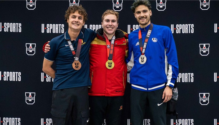 Avant d’accrocher ses crampons de cross-country, Philippe Morneau-Cartier (au centre) s’est assuré d’écrire son nom à tout jamais dans le livre des records du sport universitaire canadien.