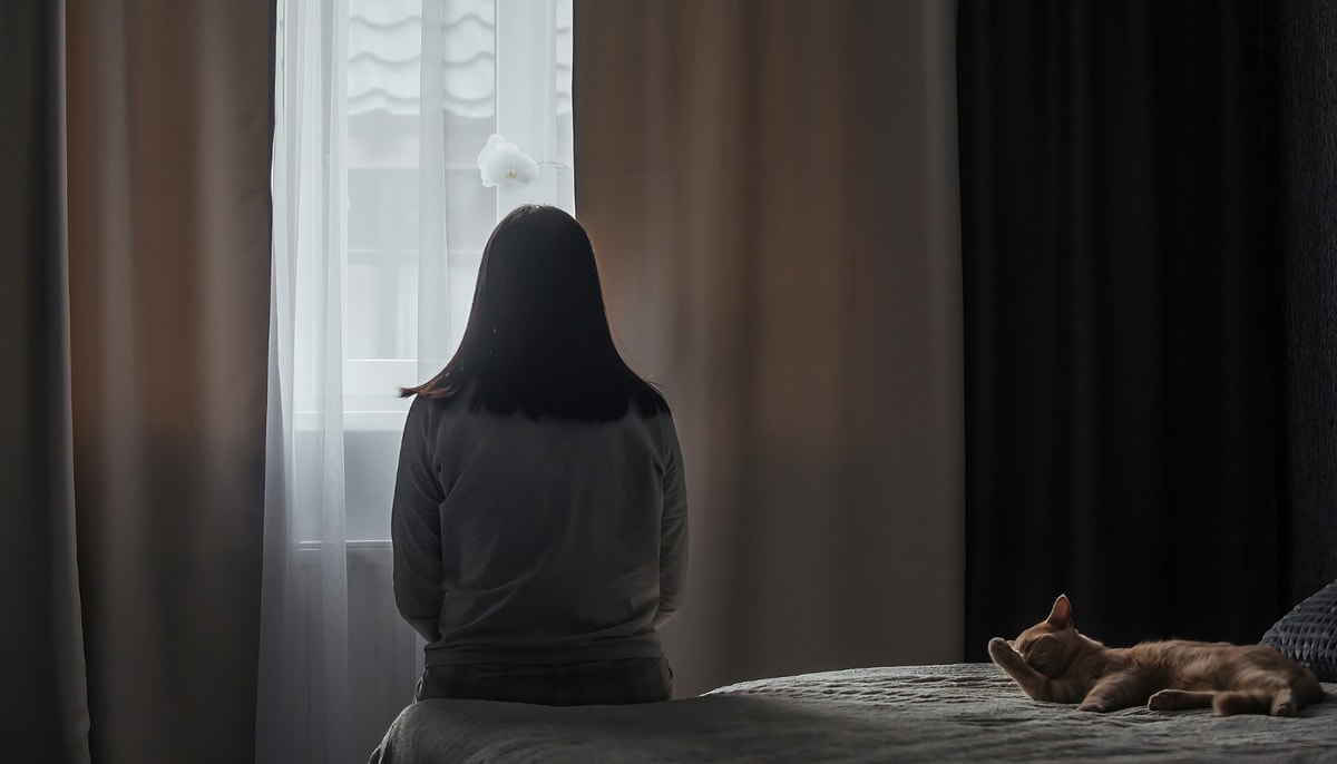 Les recherches du professeur Hébert ont montré qu’en été, les gens s’exposent à environ deux heures de lumière naturelle par jour, contre à peine 30 minutes en hiver.