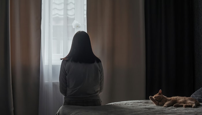 Les recherches du professeur Hébert ont montré qu’en été, les gens s’exposent à environ deux heures de lumière naturelle par jour, contre à peine 30 minutes en hiver.