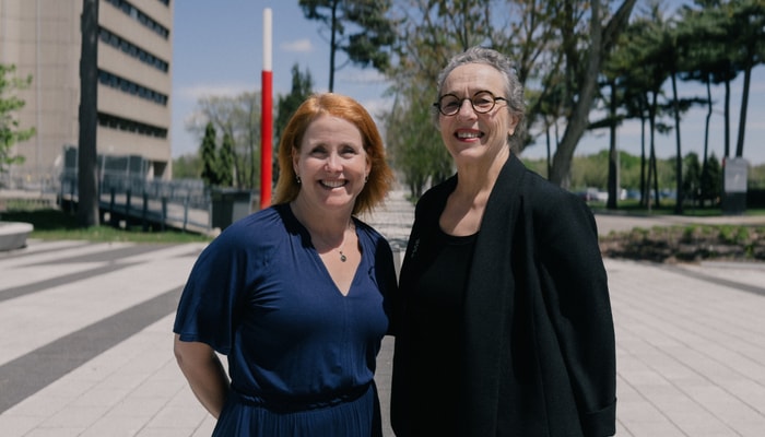 Christine Hamel (à gauche), vice-doyenne aux études à la Faculté des sciences de l'éducation et partie prenante du projet RADAR, et Isabelle Clerc, professeure à la Faculté des lettres et des sciences humaines et coordonnatrice du projet