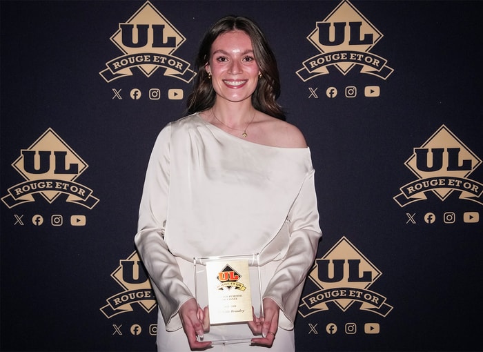 Mathilde Beaudry (soccer) a été nommée recrue féminine de l’année après une saison exceptionnelle qui lui a valu des sélections sur les équipes d’étoiles du RSEQ et d'U SPORTS, en plus du titre de recrue de l’année au Québec.