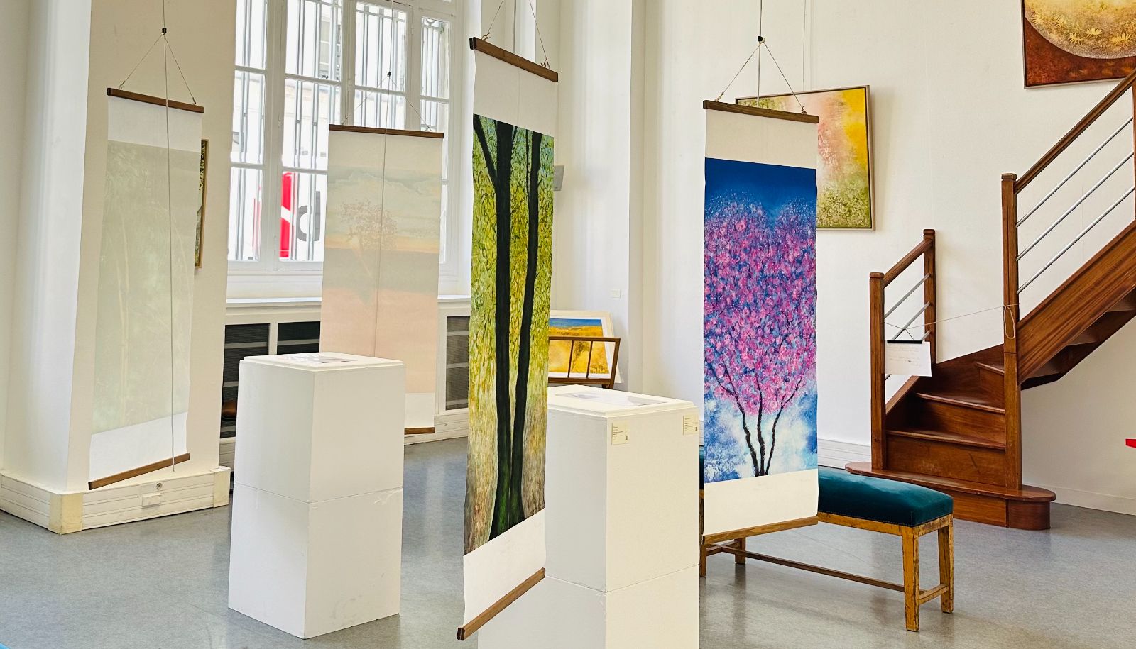 L'exposition, sur le thème de l'arbre de vie, était une belle occasion pour Camille Hamel d'échanger avec le public.