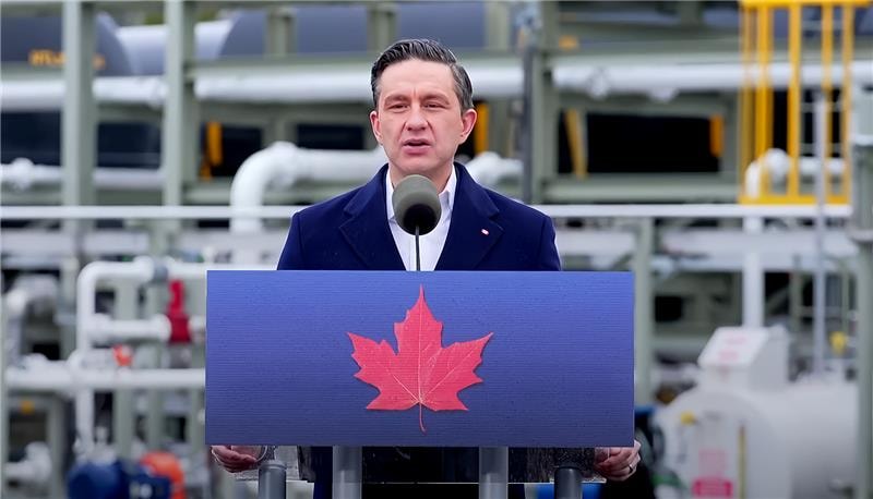 La démonisation des politiques climatiques par le Parti conservateur du Canada a augmenté la pression sur les autres partis pour qu'ils relèguent les questions environnementales au second plan, estime le professeur Gajevic Sayegh.