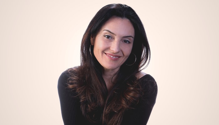 Catherine Rossi est professeure à l'École de criminologie et de travail social. Elle est aussi la directrice scientifique de l'équipe de recherche sur la justice sociale et les violences structurelles (Vi-J) du groupe Recherches appliquées et interdisciplinaires sur les violences intimes, familiales et structurelles (RAIV).