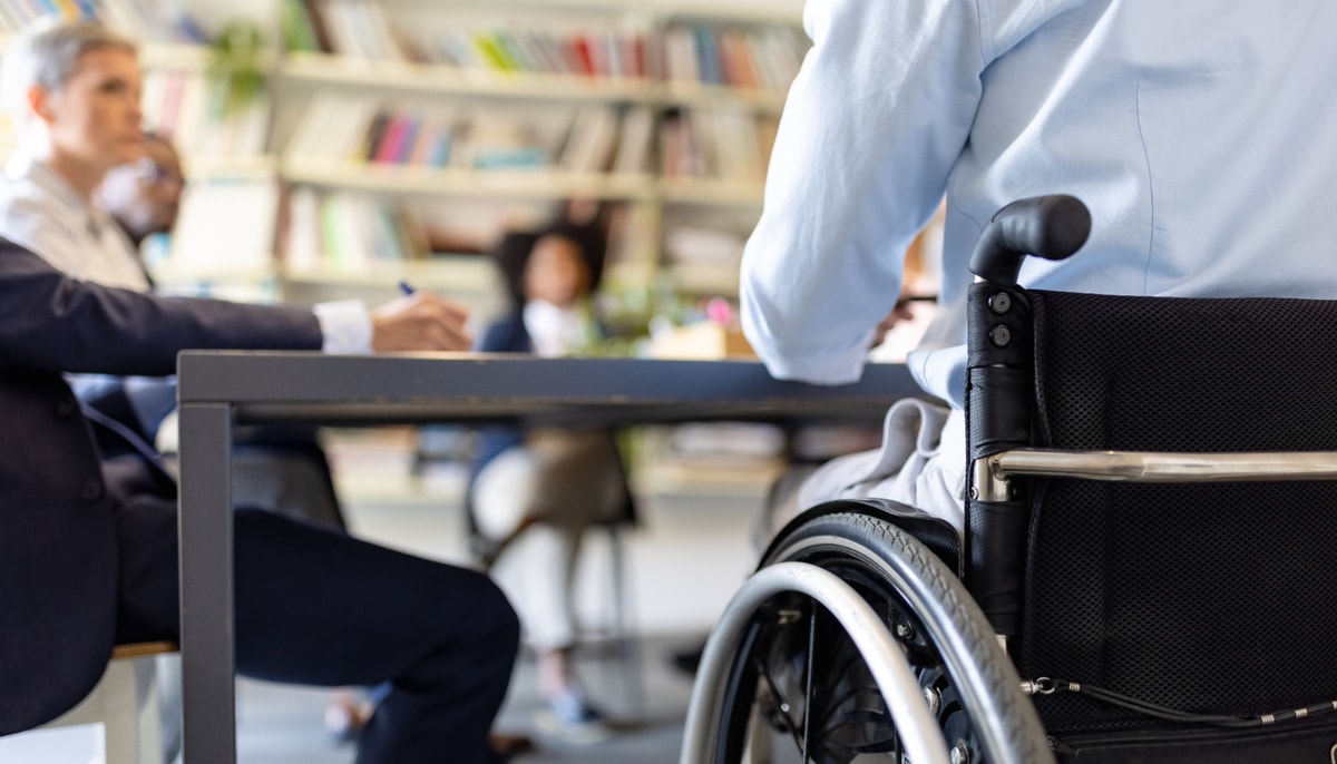 La recherche participative invite des personnes concernées (citoyennes et citoyens, patientes et patients, organismes communautaires, etc.) à coconstruire les différentes étapes d'un processus de recherche: de la formulation des questions de recherche à la diffusion des résultats.