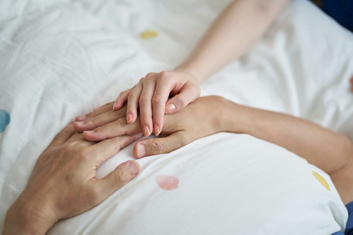 Les proches sont souvent les mieux placés pour comprendre l’évolution des valeurs ou des préférences de la personne en fin de vie.