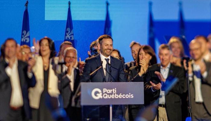 Paul St-Pierre Plamondon et son équipe lors de leur victoire électorale le 5 octobre 2026.