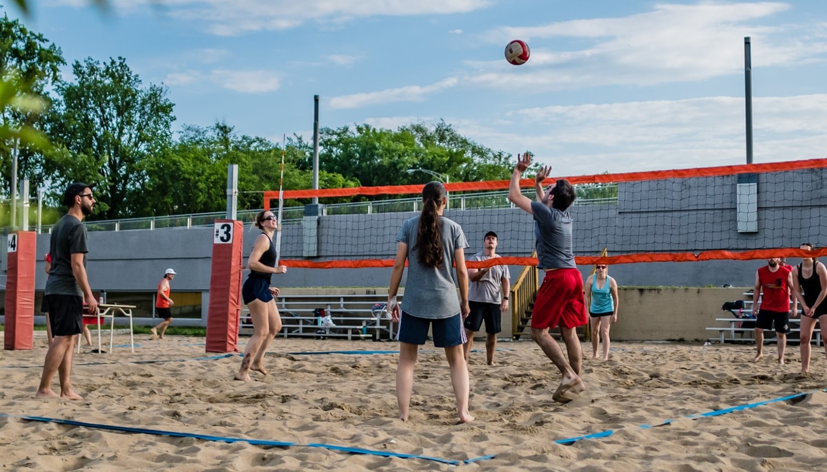 Jusqu'au 9 février, inscrivez vous aux ligues d'été du PEPS. Sept sports sont offerts.