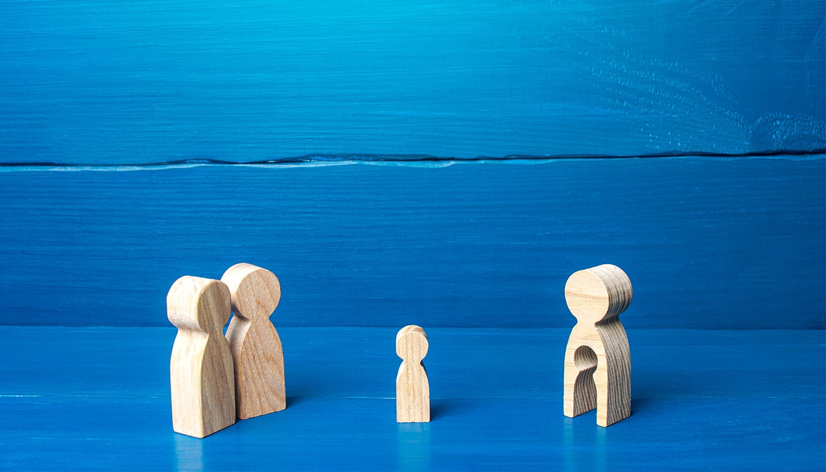 Depuis une réforme du droit de la famille adoptée en 2023, la grossesse pour autrui est encadrée au Québec. La rémunération d'une personne porteuse est interdite, mais le remboursement de certaines dépenses liées à la grossesse est permis.