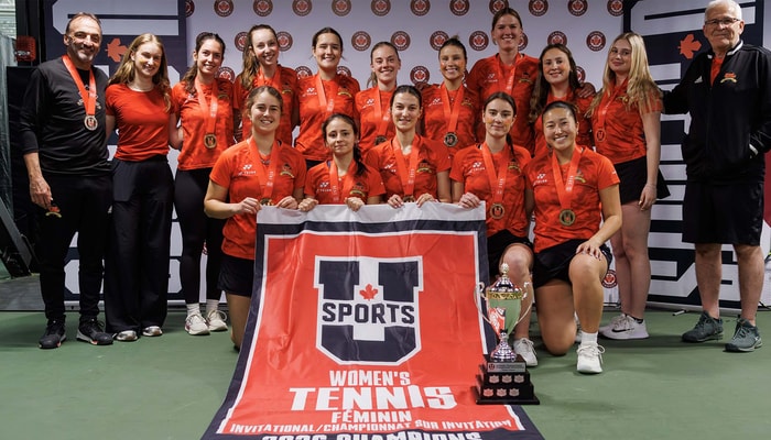 L'équipe féminine de tennis Rouge et Or de l'Université Laval sacrée championne canadienne pour une deuxième année consécutive.