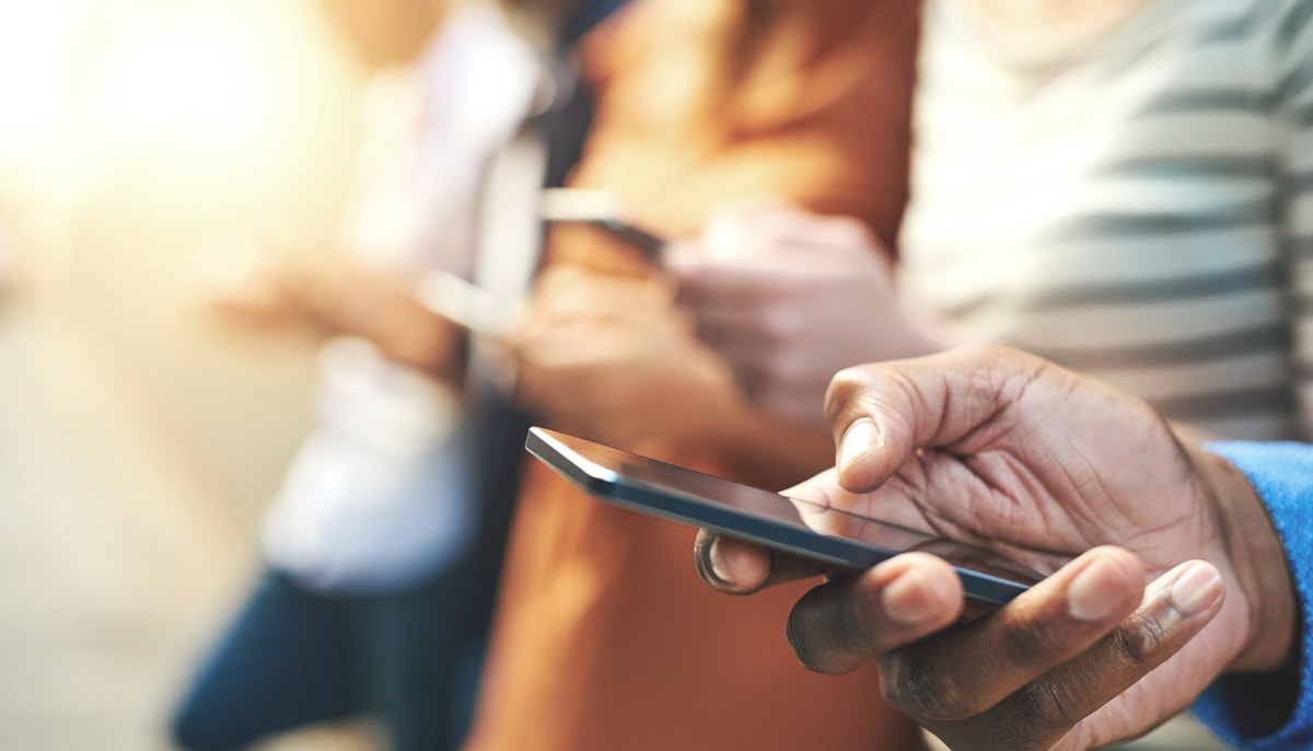 Ce sont 53% des adultes interrogés au pays qui ont utilisé les médias sociaux à des fins d'information au cours de la semaine précédant l'enquête.