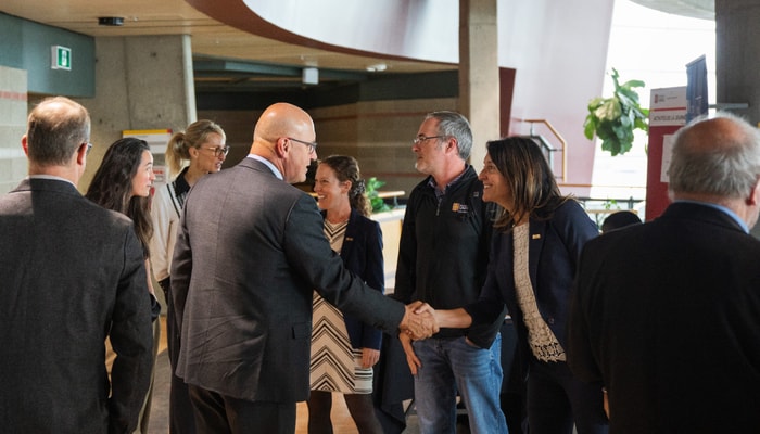 Les représentants du Séminaire de Québec étaient réunis au Cercle universitaire pour souligner 10 ans de partenariat climatique avec l’Université Laval.