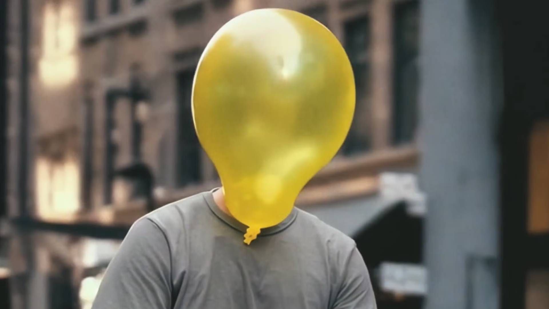 Le film Air Head, réalisé par shy kids, une équipe multimédia basée à Toronto, a été produit grâce à la plateforme d'IA en code source libre Sora.