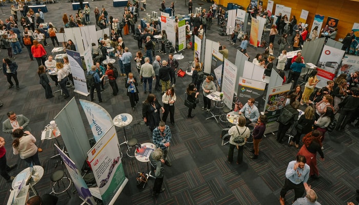 Toutes les facultés étaient représentées parmi les 78 kiosques de l'espace exposant.
