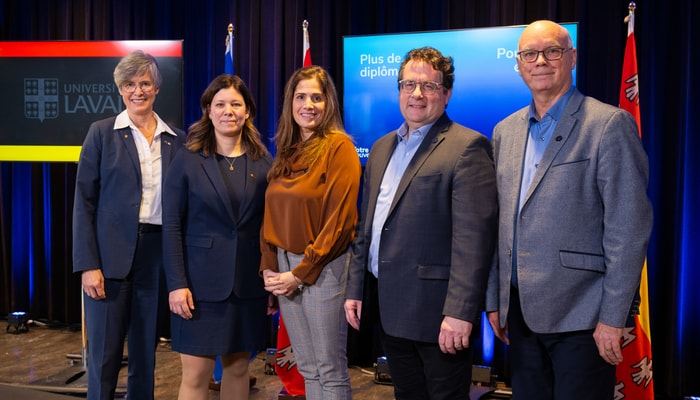 <p>Étaient présents lors de l'annonce (de gauche à droite), Sophie D'Amours, rectrice, Anabelle Viau-Guay, doyenne de la Faculté des sciences de l'éducation, Pascale Déry, ministre de l'Enseignement supérieur, Bernard Drainville, ministre de l'Éducation, et Mario Asselin, adjoint parlementaire de la ministre de l'Enseignement supérieur.</p>