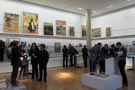 En mars 2014, les chercheurs et les étudiants membres de l'équipe franco-québécoise de recherche sur le tourisme de mémoire ont visité l'Historial de la Grande Guerre de la ville de Péronne, dans la région française Nord-Pas-de-Calais-Picardie.
