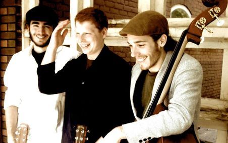 Le groupe Des Sourcils: Alexis Taillon-Pellerin, Antoine Angers-Moreau et Mathias Tousignant-Berry